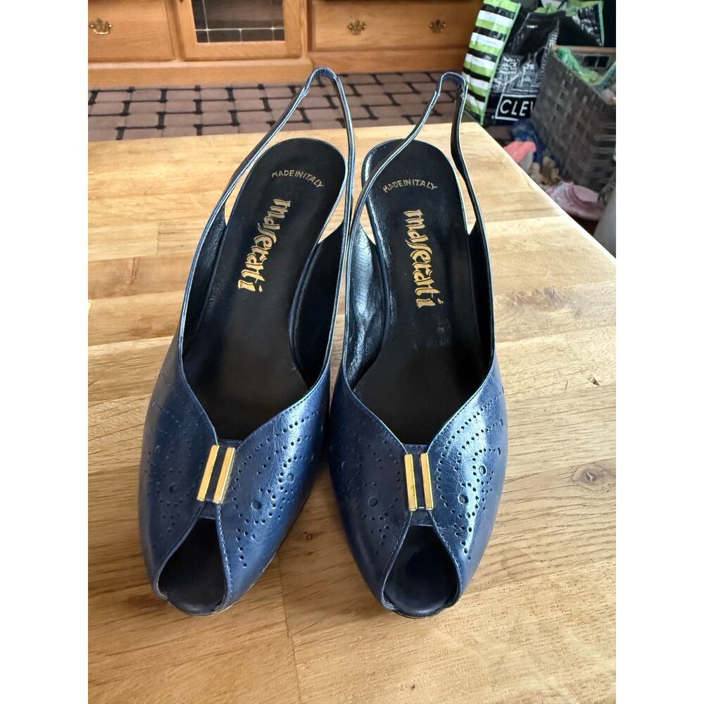 Vintage Maserati Deep Navy Blue with Gold Accent Slingback Heels Sz. 7